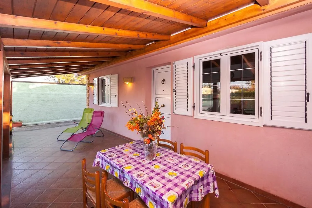 Casa vacanze Villa Cicas sul mare Campofelice Di Roccella